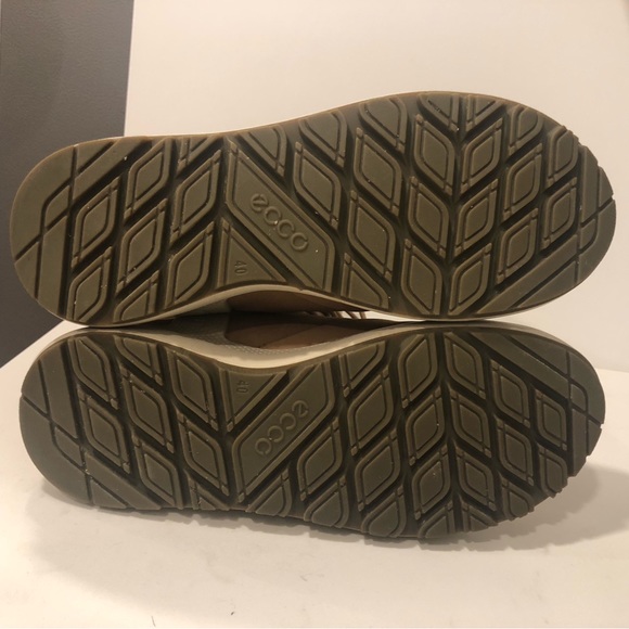 Ecco Women Winter Boots size 9 - Picture 7 of 9